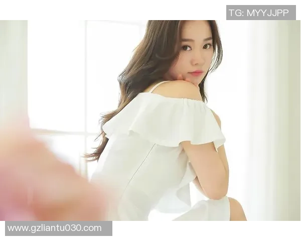 足球明星女性版写真展示展现她们的风采与魅力的精彩瞬间